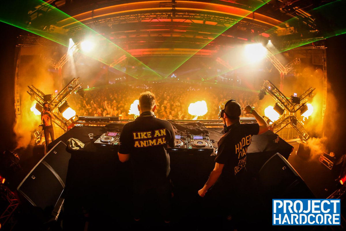 officialb2s's tweet image. This was Project Hardcore 2014... Thanks for visiting and get home safe! #PH14