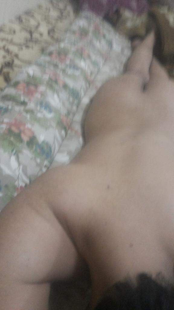 boothoo2's tweet photo. بالرياض مبادل مفتوح وابي مثلي اﻻن وعنده مكان http://t.co/qtBMy2eWde