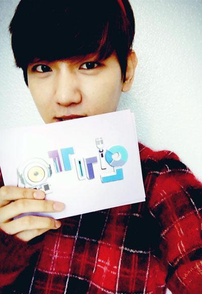 B4zL9vhCIAA_F4v.jpg:large