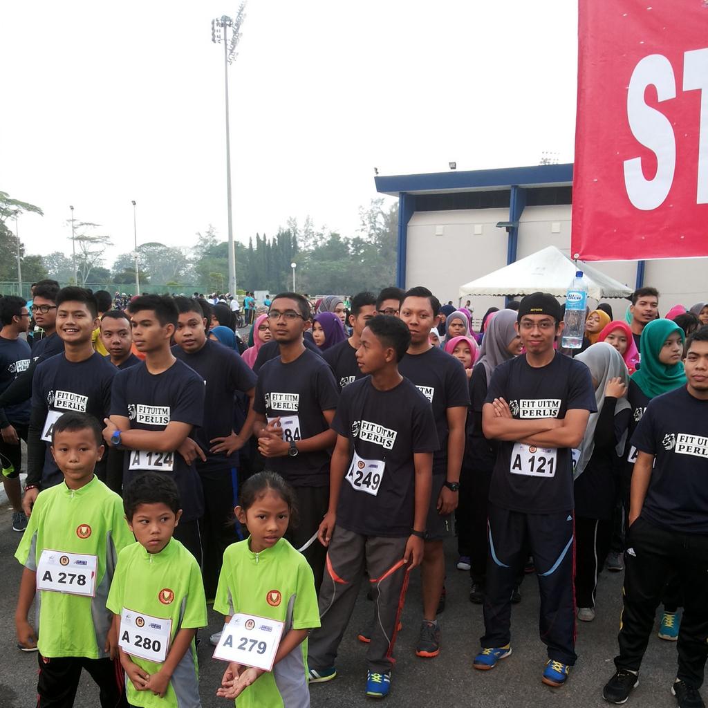 fituitmperlis14's tweet photo. Hi @Khairykj , we made it ! Thanks for your support :) #FitUiTMPerlis #FitUiTMPerlis #13dec2014 http://t.co/PuvYK2q3uT