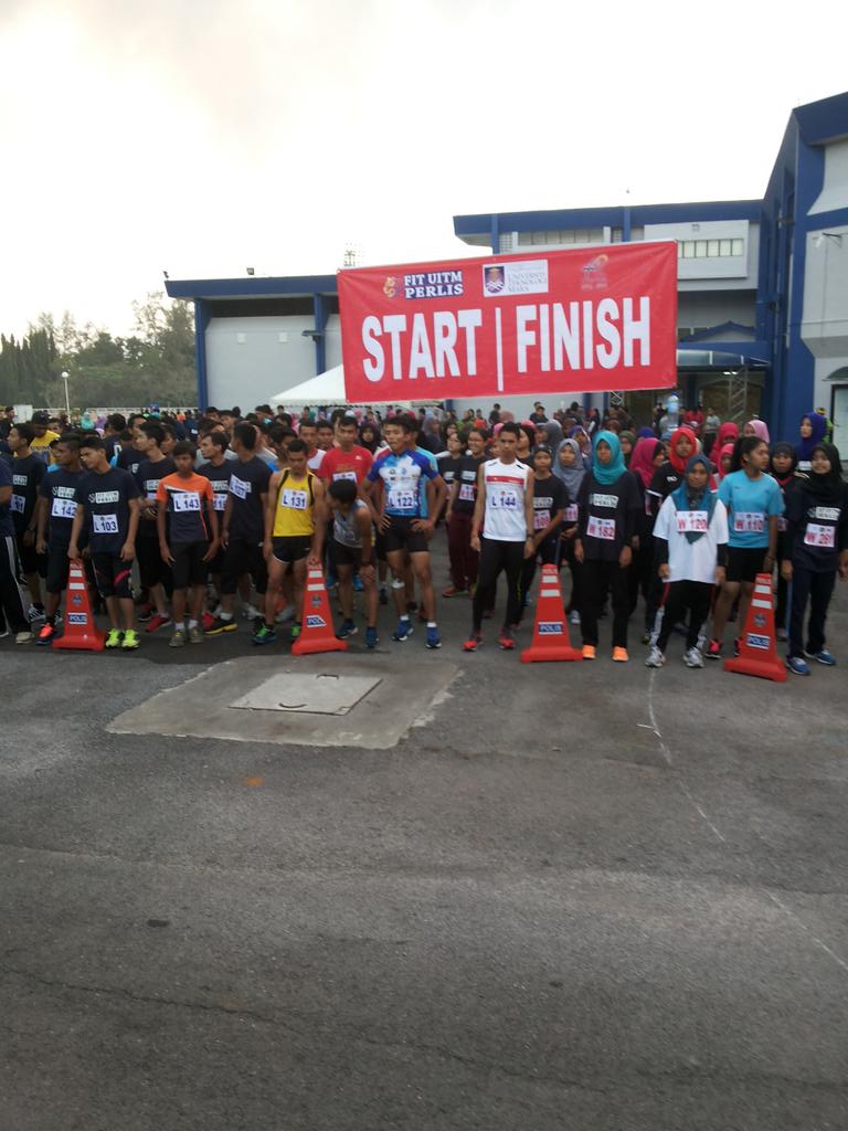 fituitmperlis14's tweet photo. Hi @Khairykj , we made it ! Thanks for your support :) #FitUiTMPerlis #FitUiTMPerlis #13dec2014 http://t.co/PuvYK2q3uT
