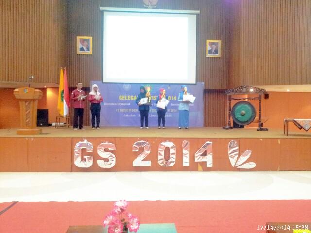 gelegarSTIS's tweet photo. Selamat kpd juara Statistics Olympiad! @STK49IPB @GSB_IPB @HIMASTA_ITS @SEMA_STIS #GS2014 http://t.co/SxZO9d5Cdm