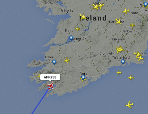 airlivenet's tweet photo. UPDATE EMERGENCY Air France #AF733 Santo Domingo to Paris CDG is diverting to Ireland. Track: http://t.co/mzKkQjAQr1 http://t.co/Z3VZNap0wL