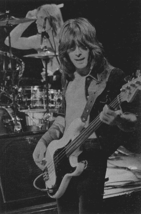 Happy birthday cliff williams !! 
enjoy the day \m/ 