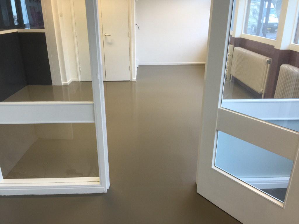 QlickDesign's tweet image. De vloer ligt erin, morgen aanvang interieur!!Gaat een geweldige week worden!! Vloer gerealiseerd door #qlickflooring