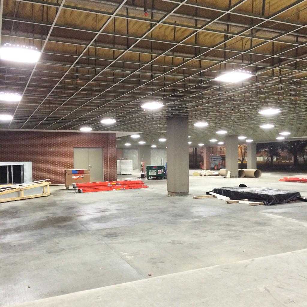 AbsoluteLED's tweet image. New led 2ft x 2ft outdoor fixtures that we installed at a local parking garage for a business #led #ledlighting