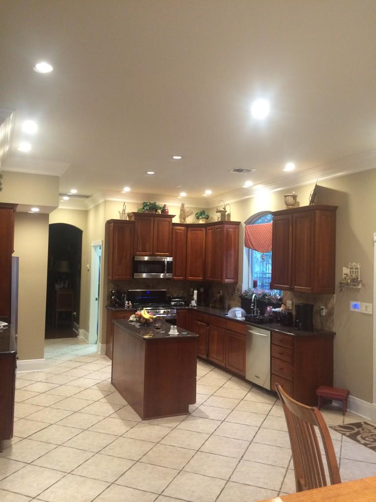 AbsoluteLED's tweet image. Led kitchen cabinet and recessed lights installed, #led #ledlighting #absoluteledsolutions