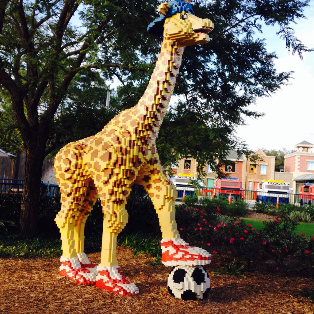 double533's tweet image. Let's find our childhood!@LEGOLANDFlorida