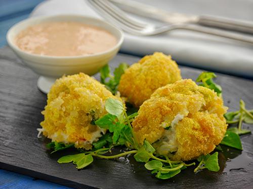 Need some poppers for your NYE party tonight? That's chilli crab poppers. What else? bit.ly/1H8kifq