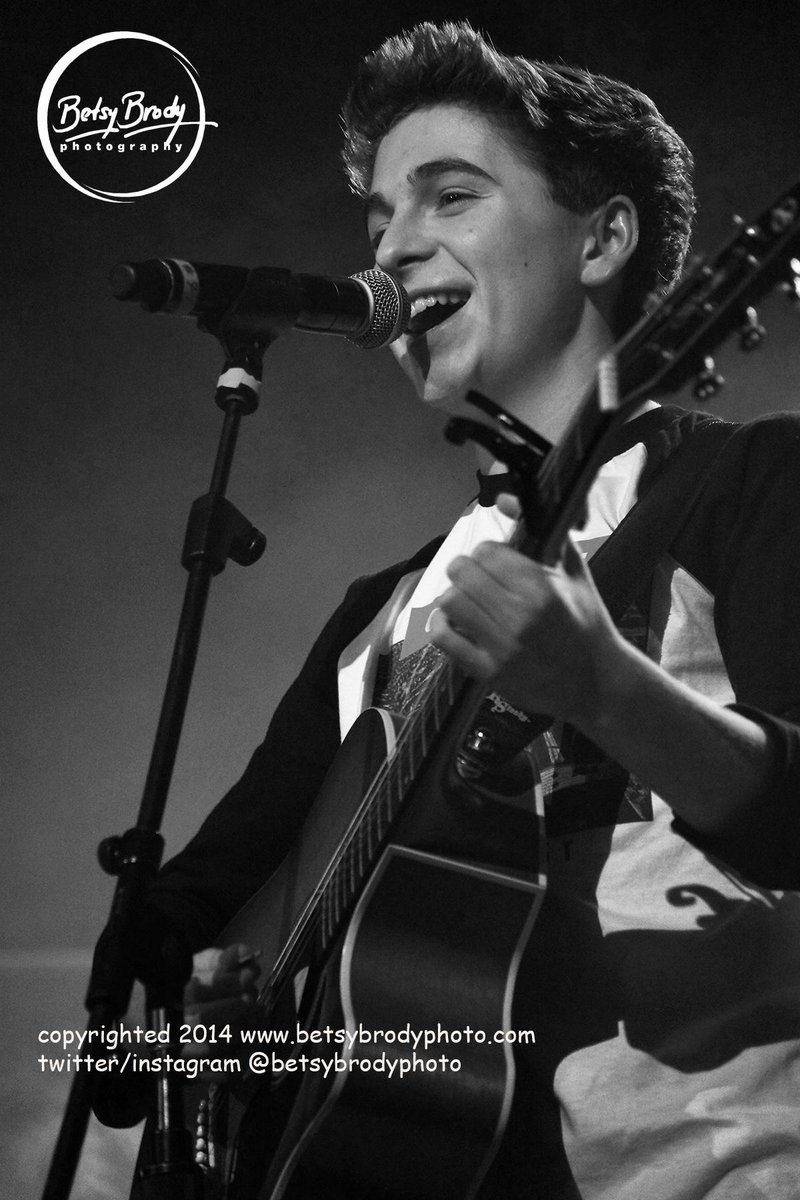 BetsyBrodyPhoto's tweet photo. @GavinBecker3 @DigiTour Philly http://t.co/nstQTUydtp