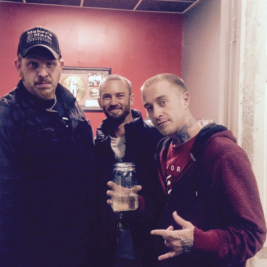 Lil_Wyte_'s tweet photo. We got #TowUp last night boe!!! Me, Dane, #Chico & the family!!! #Moonshiners #WyteLightnin #ComingSoon http://t.co/mmQJDZMXF0