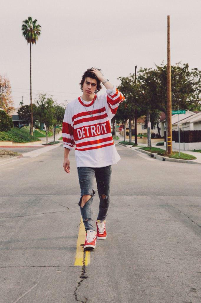 mckallglover's tweet photo. Because it's @Nashgrier birthday 😍😍😍 http://t.co/tJ5CZBZoi4