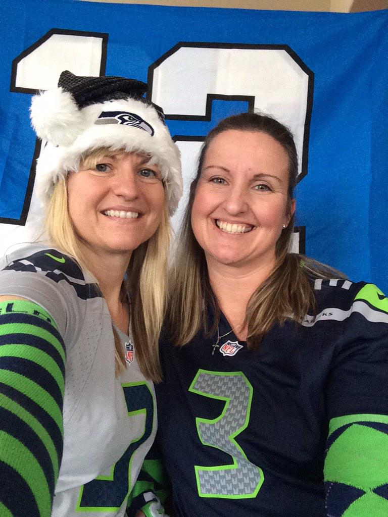 gapergirl's tweet photo. Seahawks sister selfie... @Seahawks #SEAvsSTL #GoHawks #12fans http://t.co/3KBZ8wxvgQ