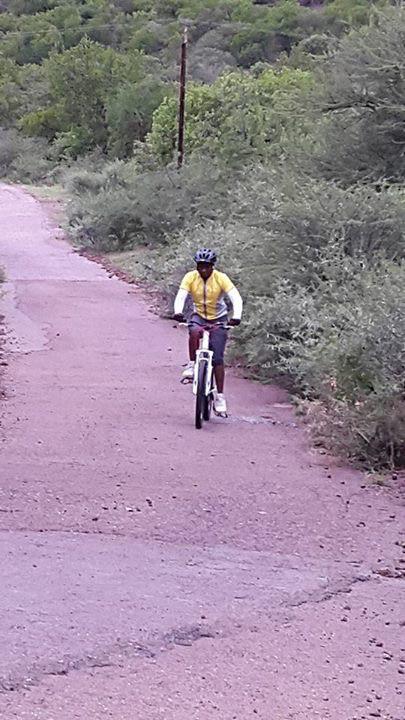 deeboyzKgobe's tweet image. Cycling hard! Oodi hill!