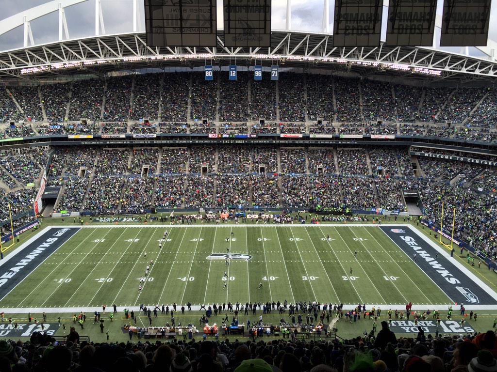 JasonQuillin's tweet photo. Why do the 300 level people get Mcdonalds gift certificates while the charter seats get Bose speakers? #99% http://t.co/6YLLe79CFc