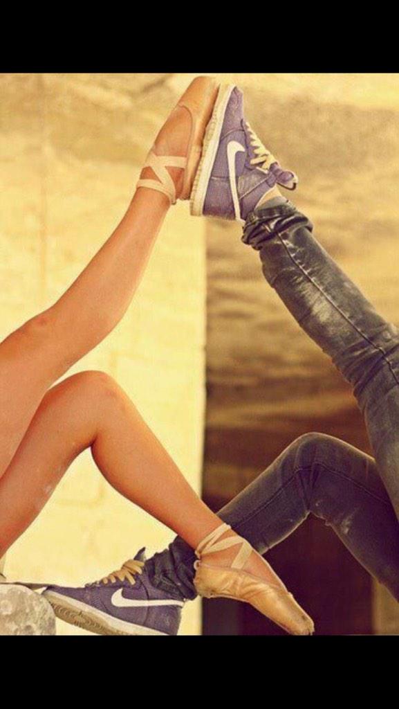 dance_______'s tweet image. If we date… we should take cute photos like these😍