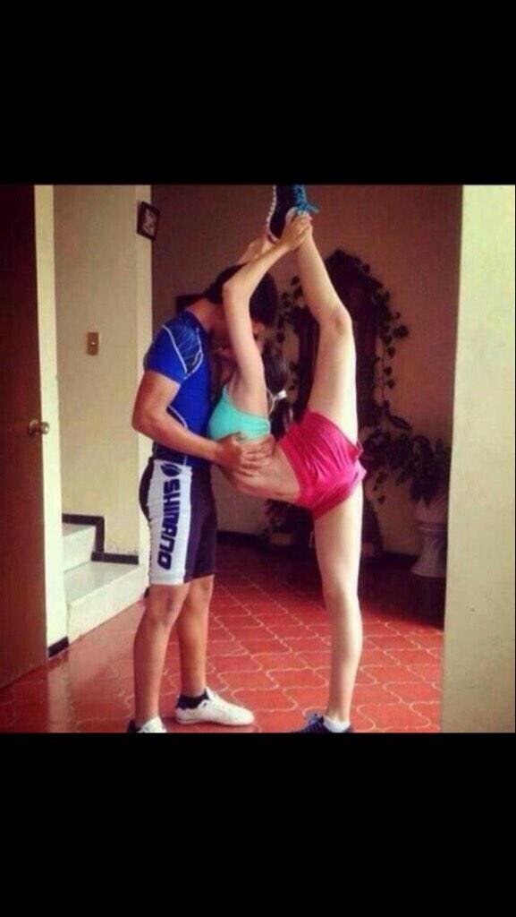 dance_______'s tweet image. If we date… we should take cute photos like these😍