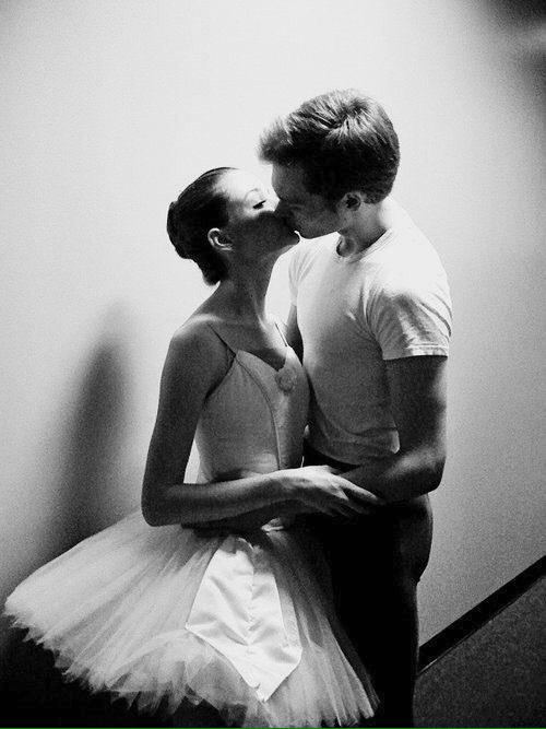 dance_______'s tweet image. If we date… we should take cute photos like these😍