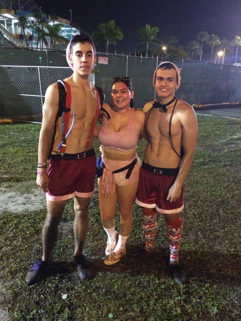 Nataaa_96's tweet photo. Day 1/2 LIC recaps ! Such a blast this weekend #LICMiami2014 #LICMiami @lictour #randomcuties http://t.co/Dmgpad26Zk