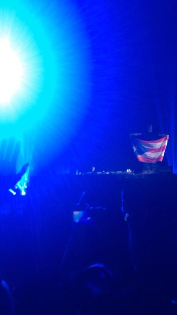 KevinJoelSevill's tweet photo. @MartinGarrix thankyou for coming  to Puerto Rico #garrixteam http://t.co/GR7ZI7QS0T