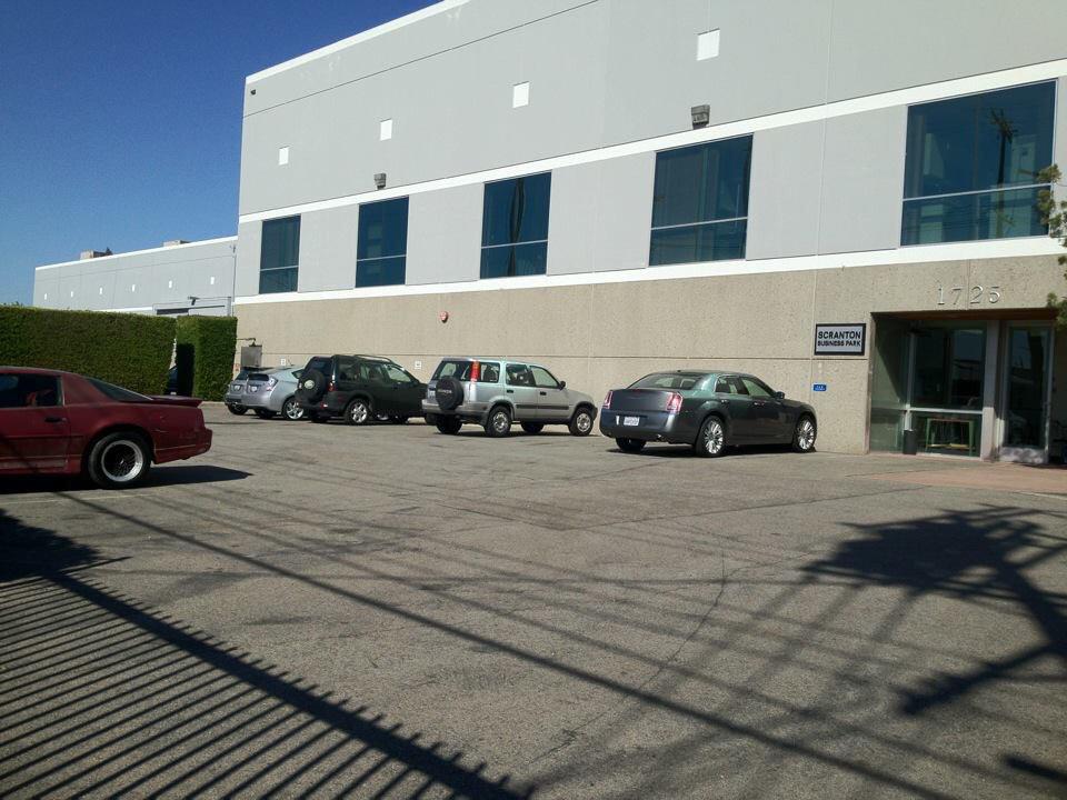 levon_travel's tweet photo. Throwback to the time I visited Dunder Mufflin Scranton. http://t.co/hvgfVja0Wd