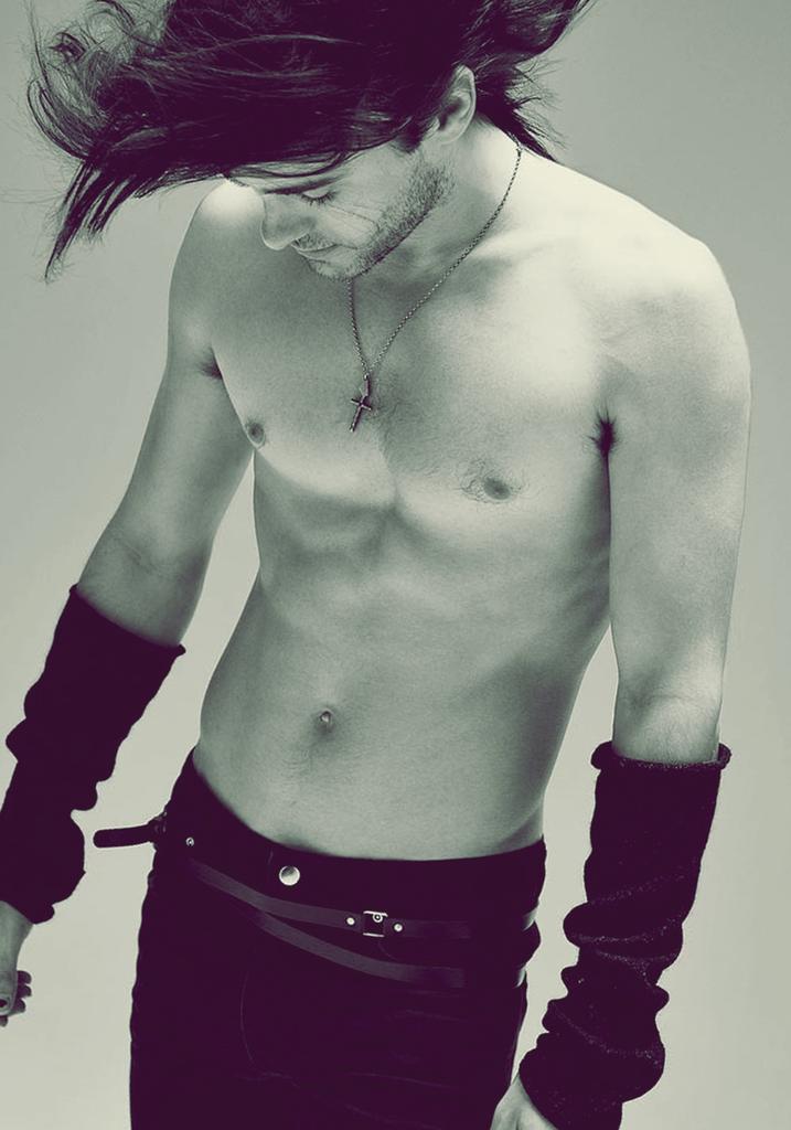 Happy birthday Jared Leto, this will forever be my favorite picture bc damn <3 