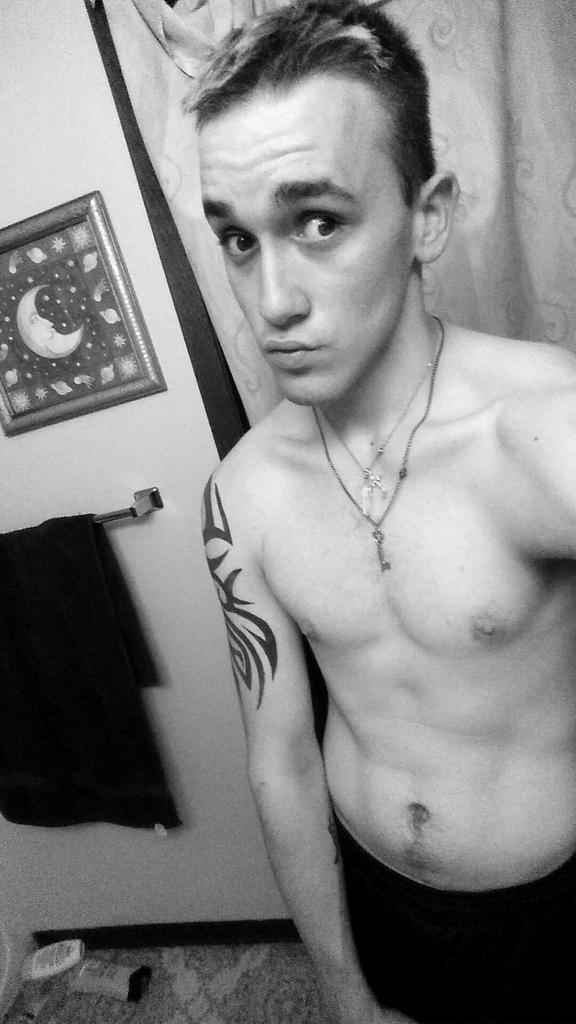 Samhigh172's tweet image. 