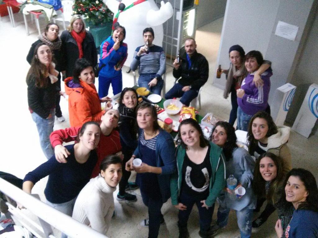 lupobueu's tweet photo. Las DHPF del @CB_ChapelaWeb  celebrando la navidad. Despues de una buena dosis de lactato. ;) http://t.co/lzTjd9lWEr