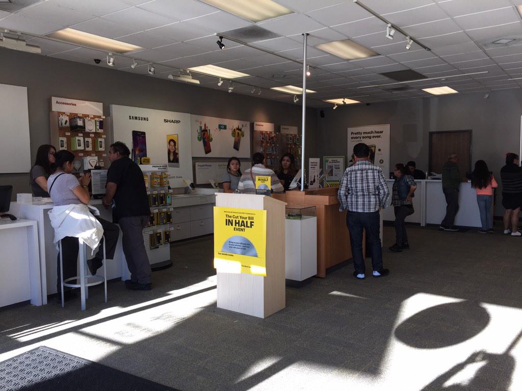 Cutting bills in half at Pico Rivera! #westisbest <a href="/tdrugatz/">tdrugatz@sprint</a>