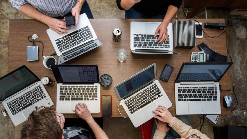 verge's tweet photo. Our guide to essential Mac apps, utilities, tools, and time-wasters: http://t.co/OcGOaZaaRD http://t.co/3la4yM5rS7