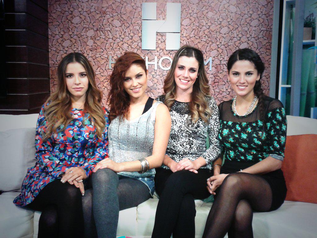 gina_gallardo's tweet photo. Una excelente semana,  gracias chicas @andreabarrosog @taniaU983 @jan_rp http://t.co/e2ULx7h7gC
