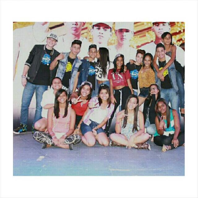 marlene_0713's tweet photo. El Real coro Klk #suagel #Veive #SomoDura ;) http://t.co/WTnQ4pzQcO