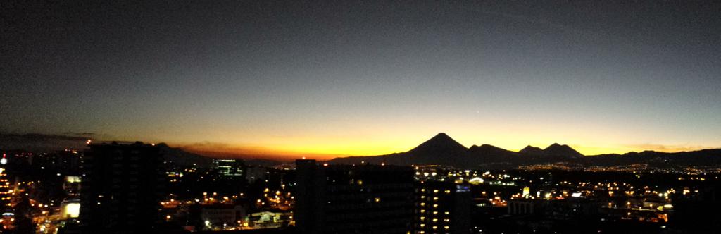 efarfunk's tweet photo. #nofilter #rasfotos #sunsetvolcano #vulcanogt http://t.co/I11s3JBWFx