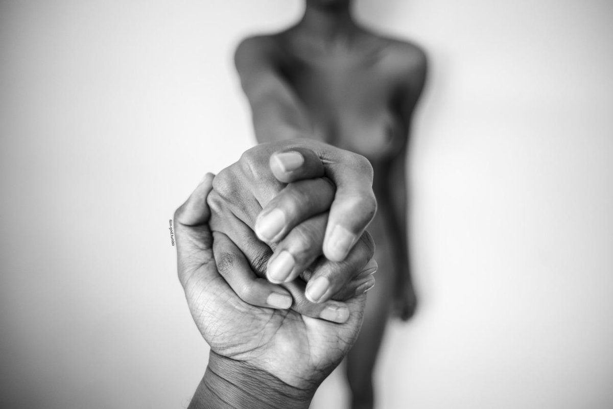 BlackIntimacy's tweet photo. #blackintimacy #holdmyhand http://t.co/s1XsvsOqhe