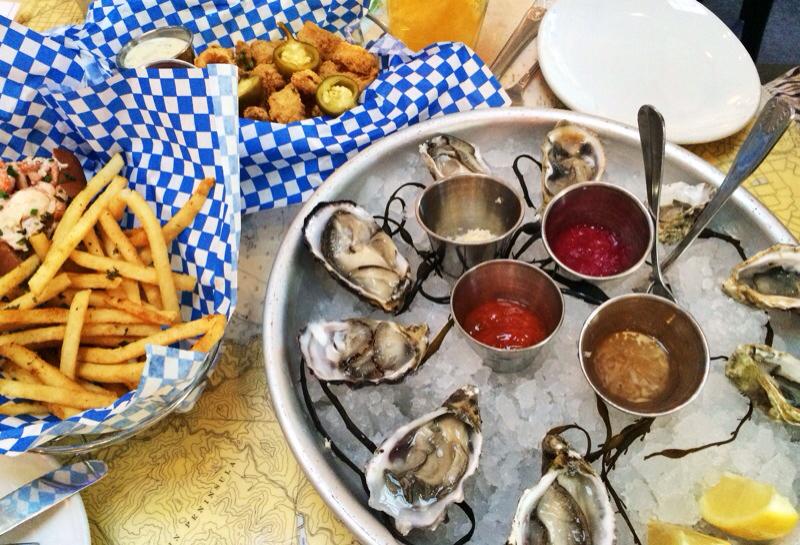 infinitefork's tweet photo. Kumamoto &amp; Kumai oysters. Perfect way to start off the last weekend of 2014. | ∞ #FoodisEternal http://t.co/PBCaQrf2oC