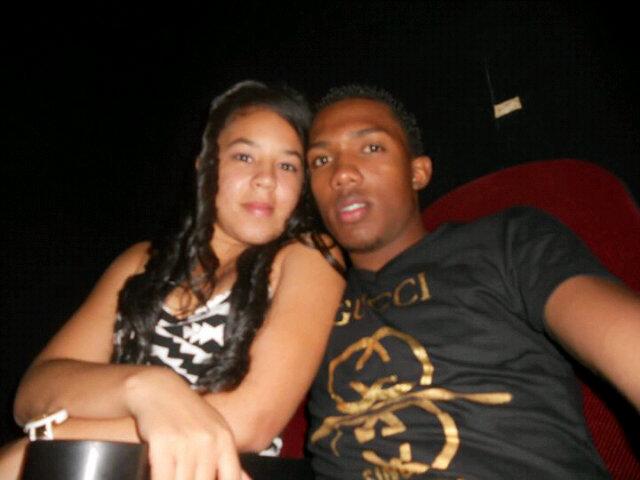 LeSlie3023's tweet photo. Haha enamorada http://t.co/RuRu6hDdfG