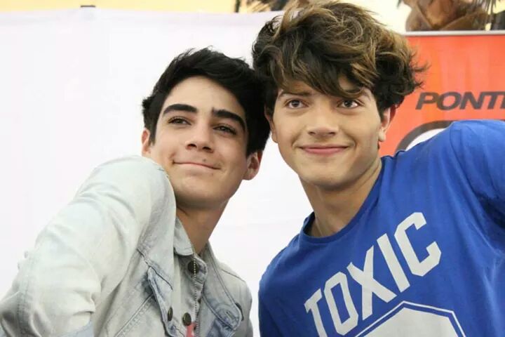 CitCoderCanela's tweet image. Hola ✌ Mañana Me Iré A Mazatlan, 👌 Voy En Busca de @JosDice  y de  @soyfreddyleyva  A Perseguirlos Kakakaka 😆😘😍♥