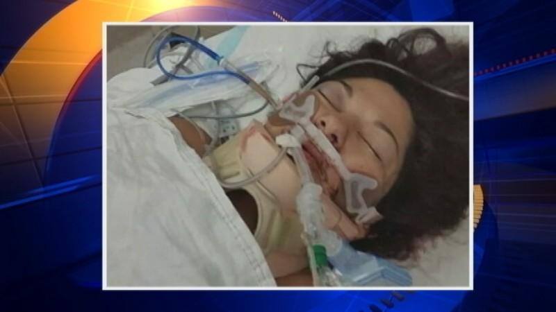 LifeNewsHQ's tweet image. Woman Wakes From Coma After She Was Hit by a Car and Delivers Miracle Christmas Baby buff.ly/1xn0cJV #prolife