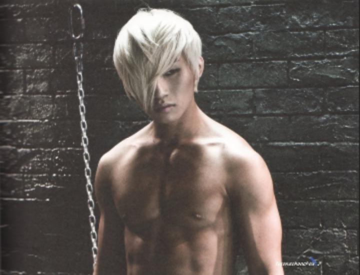 Music_psyhopath's tweet photo. Writer:*turns to fangirl mood* daesung is so fucking hot*-*-* http://t.co/b5m92r4lWo