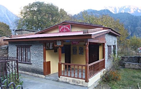amritna's tweet photo. भूपीको सम्झनामा उनकै जन्मथलो कोवागं, मुस्तागंमा बनेको यो पुस्तकालयलाई ३० थान पुस्तक पठाएर उनलाई सम्झियो । http://t.co/gYunBOECOn
