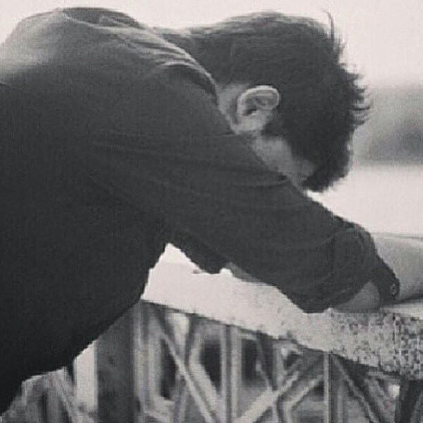 bokender26's tweet photo. لآا تطرُقْ بآبَ مَنْ لآا يھٰتَمُ بِ أمرِگْ فَ عَـدَمُ سُؤآلِھٰ رِسآلھٰ غيرْ مُبآشِرَھٰ عنْوآنُھٰآ أكتفيتُ مِنگْ .®.💔 http://t.co/tKXsBSQ266