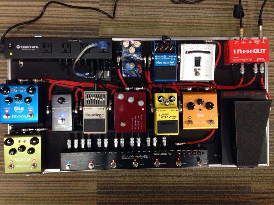 お客様のエフェクターボードが完成しました。パッチケーブル1本から長