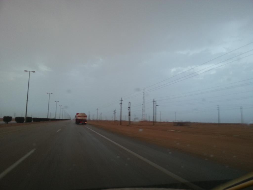 m650210's tweet photo. @Eastern_RT 
جانب من امطار #حفرالباطن فجرآ 
#حفرالباطن_الآن 
اجووواء لندنيه < http://t.co/02DqkFgz73