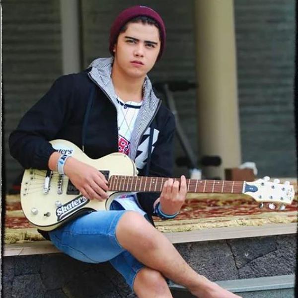 psptsarrr's tweet photo. astaga bang lo cakep banget :) @alysyarief http://t.co/viZpYGCoLv