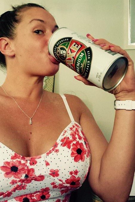 Loving beers on the beach down under 🐨🐨🐨😍🍻🍻🍻🍻🎣🏊🏄 http://t.co/YmsROBukNu<a href="/tag/gigilane"class="tags"><span>#gigilane</span></a>