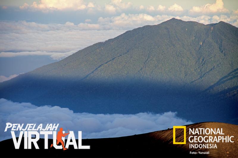 NGIndonesia's tweet photo. Sahabat, mari tebak lokasi gunung ini berada via #PenjelajahVirtual &amp; rebut hadiahnya di http://t.co/FvgpMC9p3F http://t.co/3DYZL65QZp