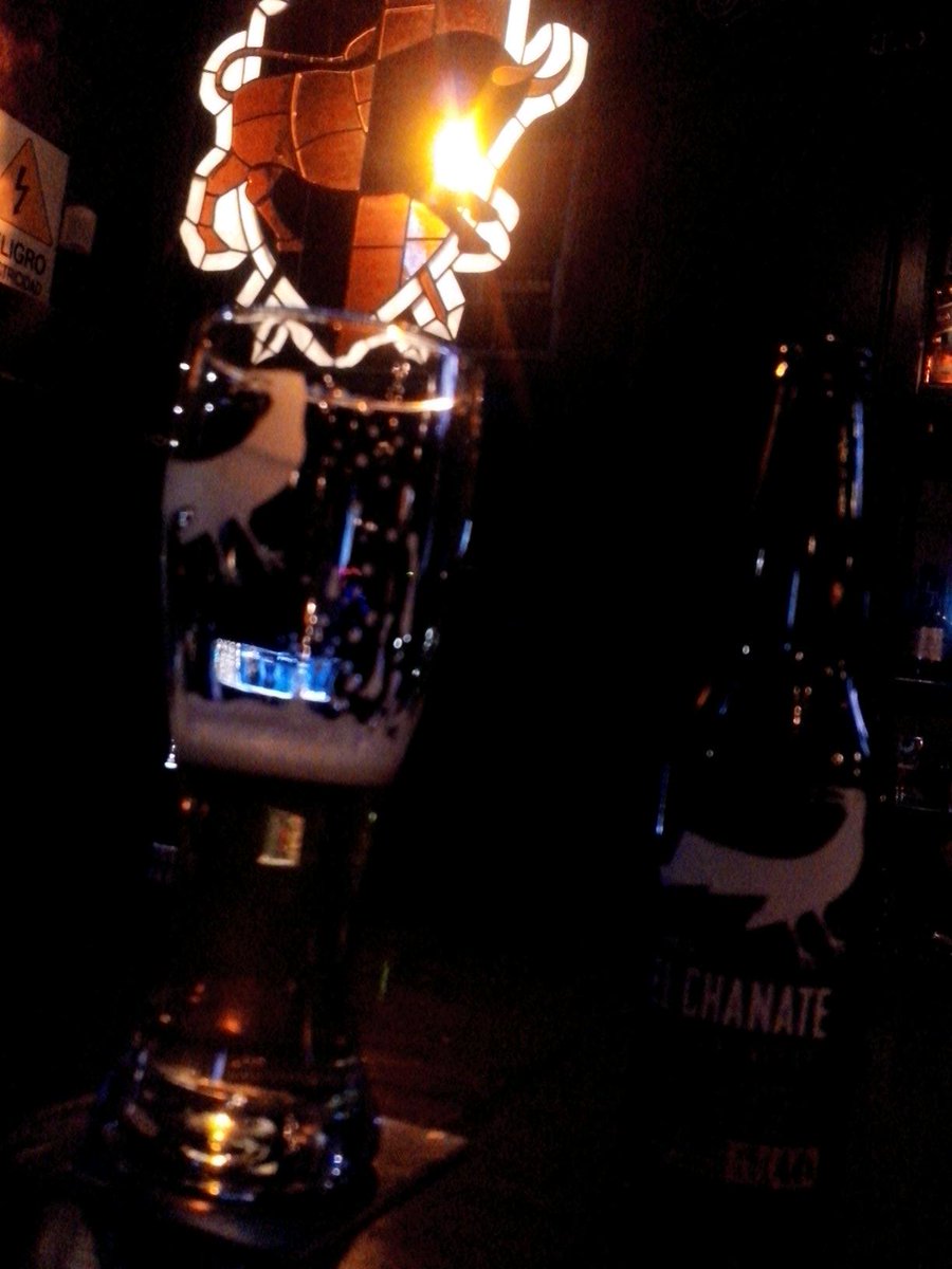 qfbsocialite's tweet photo. Una @CERVEZACHANATE  en @BlackBullTavern http://t.co/8BUqc8P24i