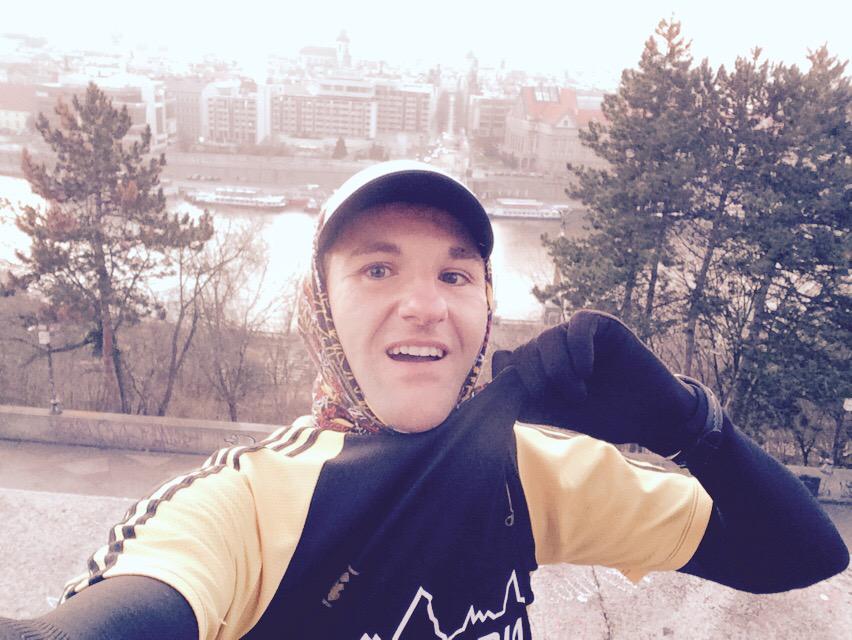 FisaMonica's tweet photo. “@Mejic32: #BSS50 @BSS_Fortuna behobianos por el mundo. Hoy 9 kms por #Prague -4 C 
#fresquito 😂😂 http://t.co/U4LxQTQo1N”zumbaooooo😘😘😘