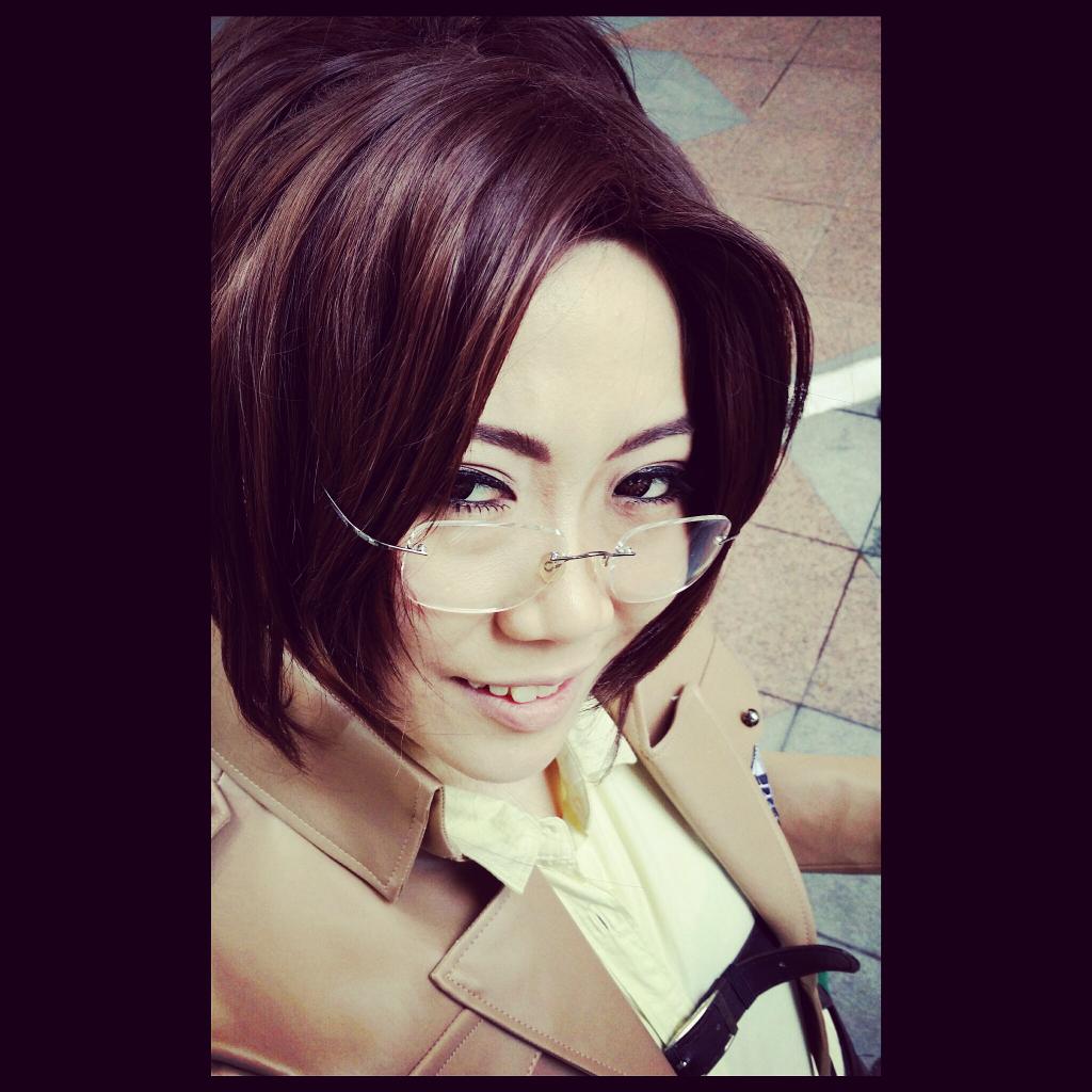 jopankeks's tweet photo. Hanjo reporting in!!
#comicfiesta2014 #27Dec14
#hanjizoecosplay #buntaichoulyfe #shittyglasses http://t.co/w8pDFloA7J