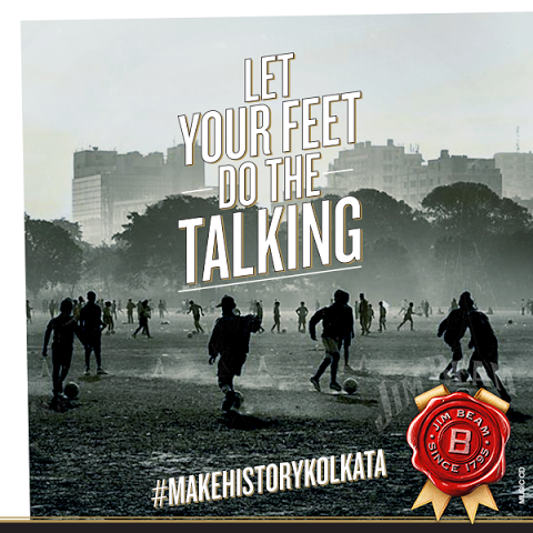 MakeHistoryKol's tweet photo. The whole city is listening. #MakeHistoryKolkata Photo credits: Deb Lahiri http://t.co/1NIjs1mH7U